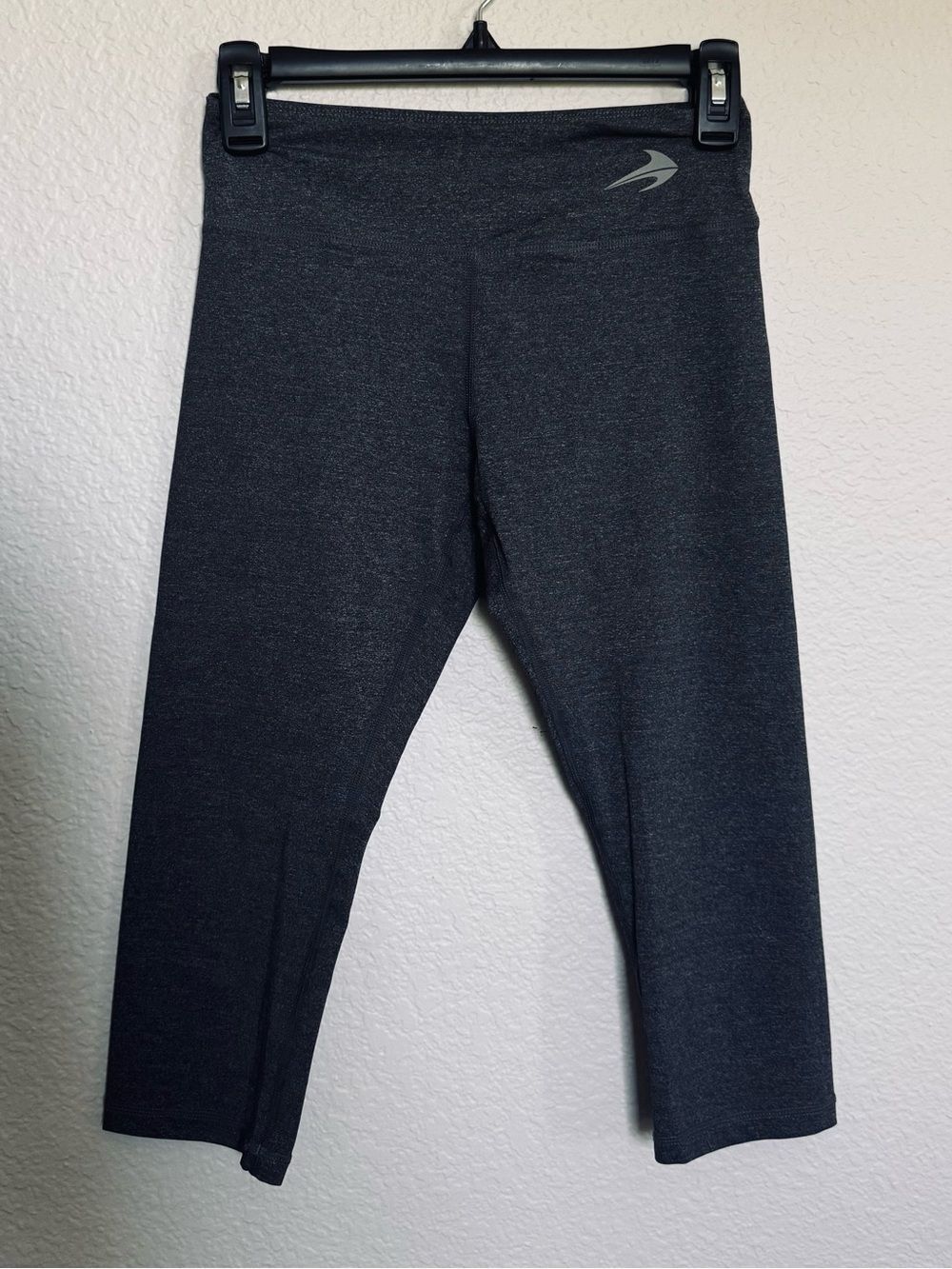 Cropped Heather Gray Active Athletic Capri Leggings